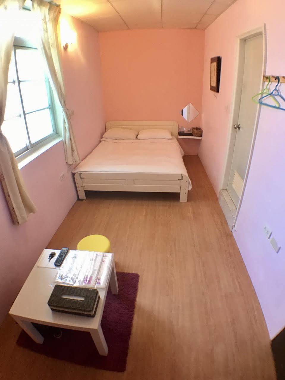 Love Hostel Tainan Exterior photo